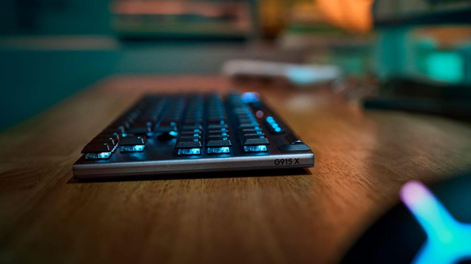 LOGITECH G915X LIGHTSPEED TKL LOW PROFILE KEYBOARD image 2