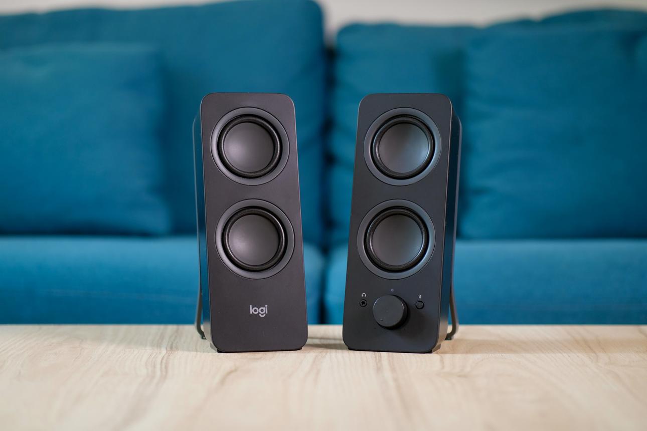 LOGITECH Z207 BLUETOOTH SPEAKERS